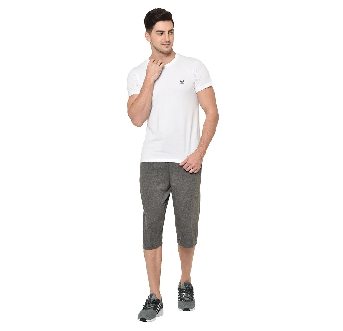 Vimal Jonney Cotton Blended Regular Fit Dark Grey 3/4th Capri For Men