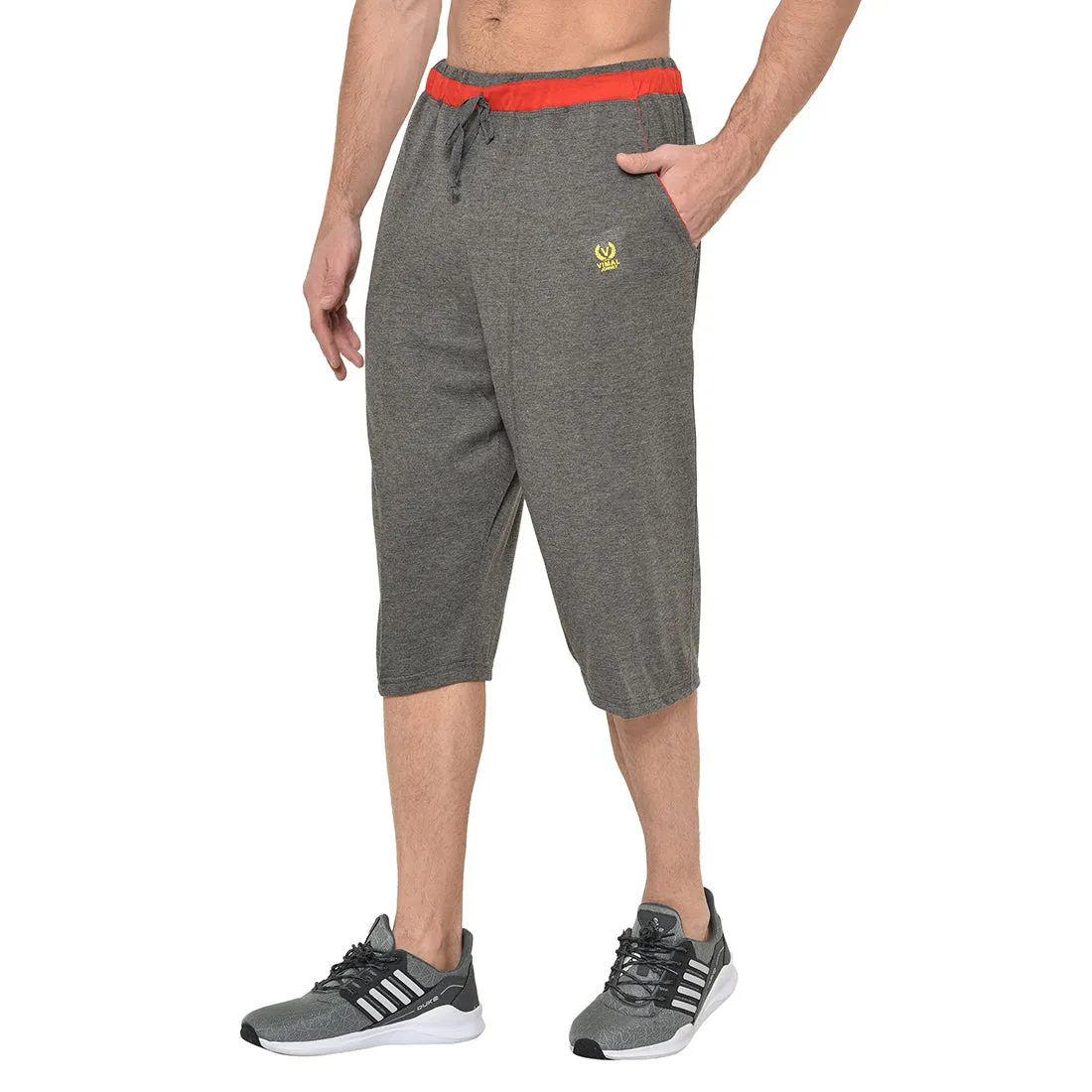 Vimal Jonney Cotton Blended Regular Fit Dark Grey 3/4th Capri For Men