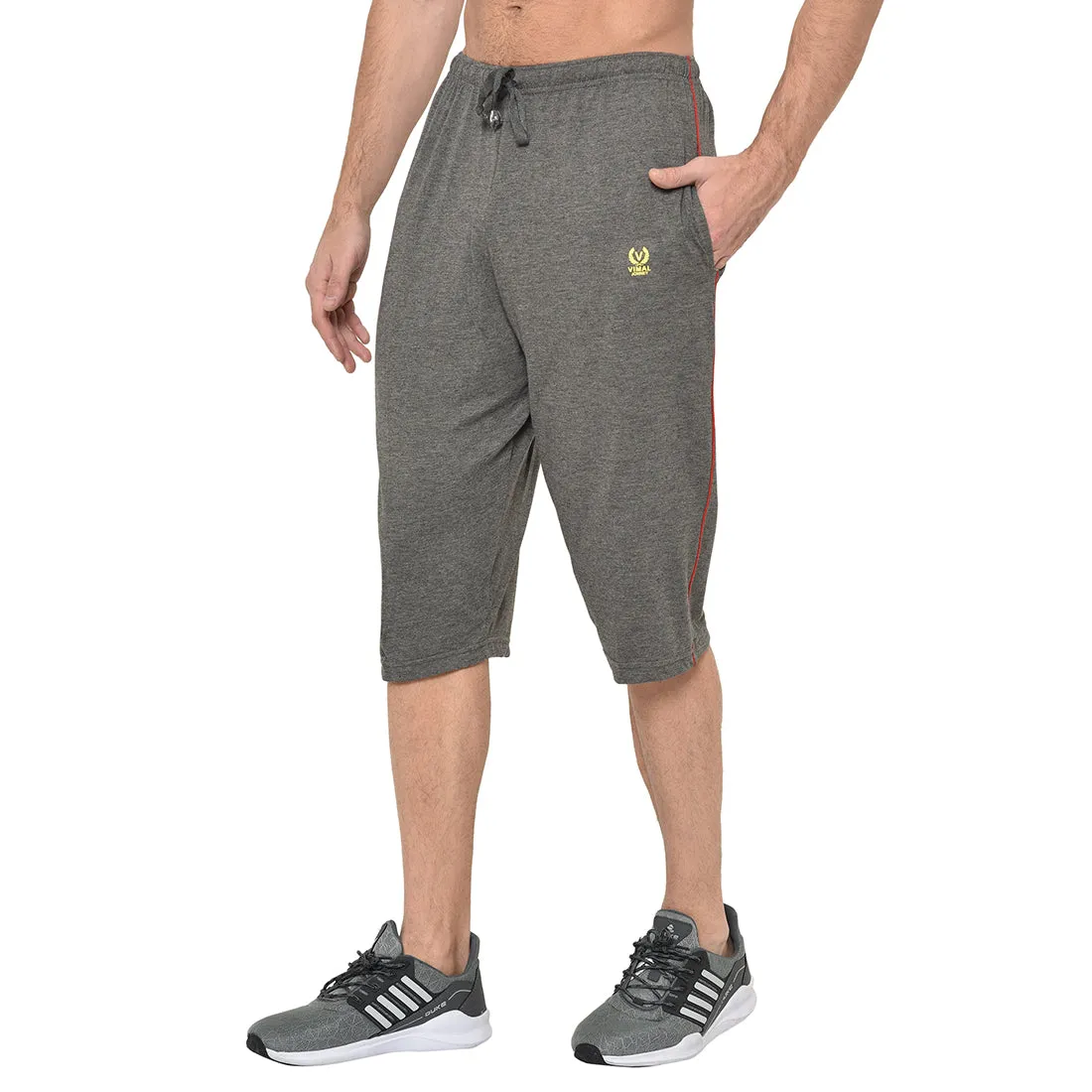 Vimal Jonney Cotton Blended Regular Fit Dark Grey 3/4th Capri For Men
