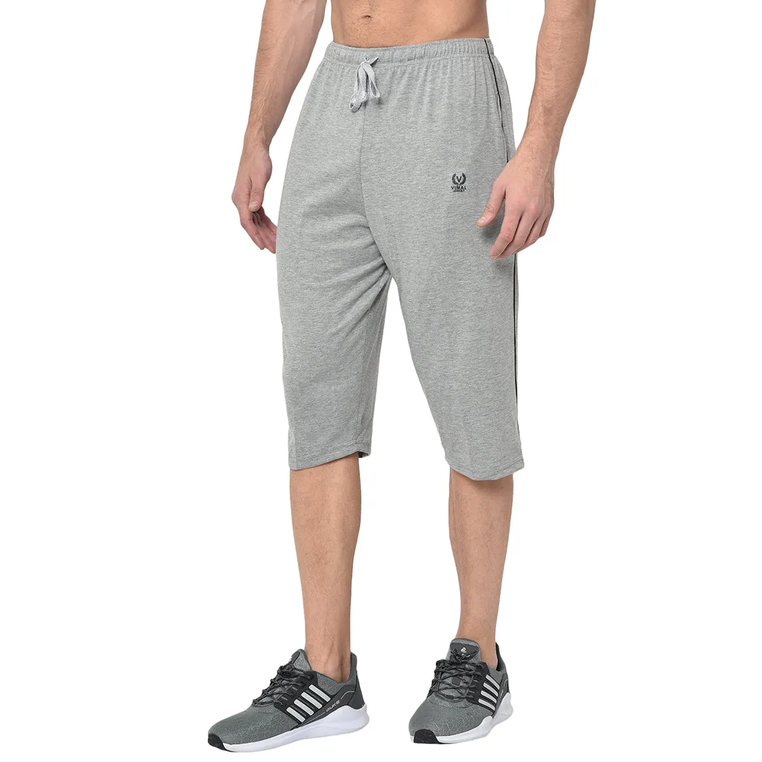Vimal Jonney Cotton Blended Regular Fit Grey 3/4th Capri For Men
