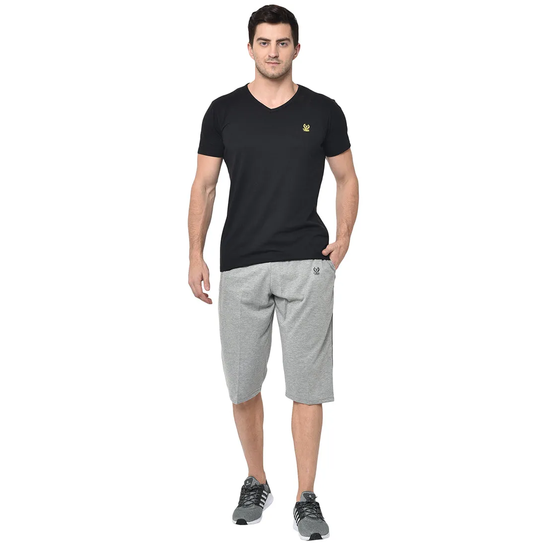 Vimal Jonney Cotton Blended Regular Fit Grey 3/4th Capri For Men