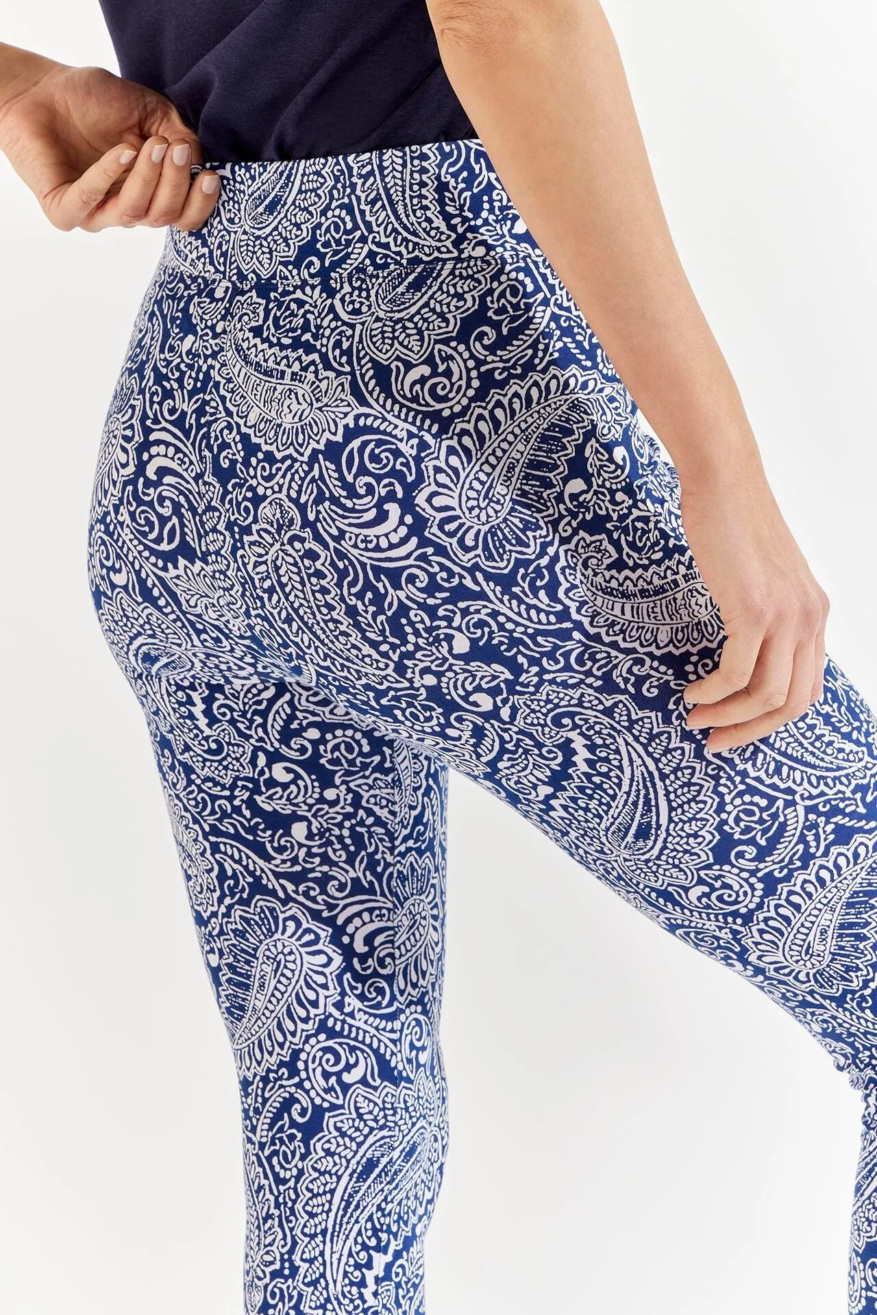 Women's Matiz Ruched Capris  |  Navy Artisan Paisley